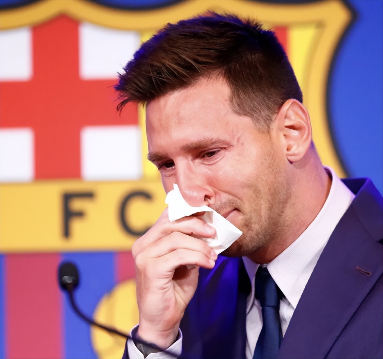 梅西和德保罗欢呼胜利,梅西一场7球