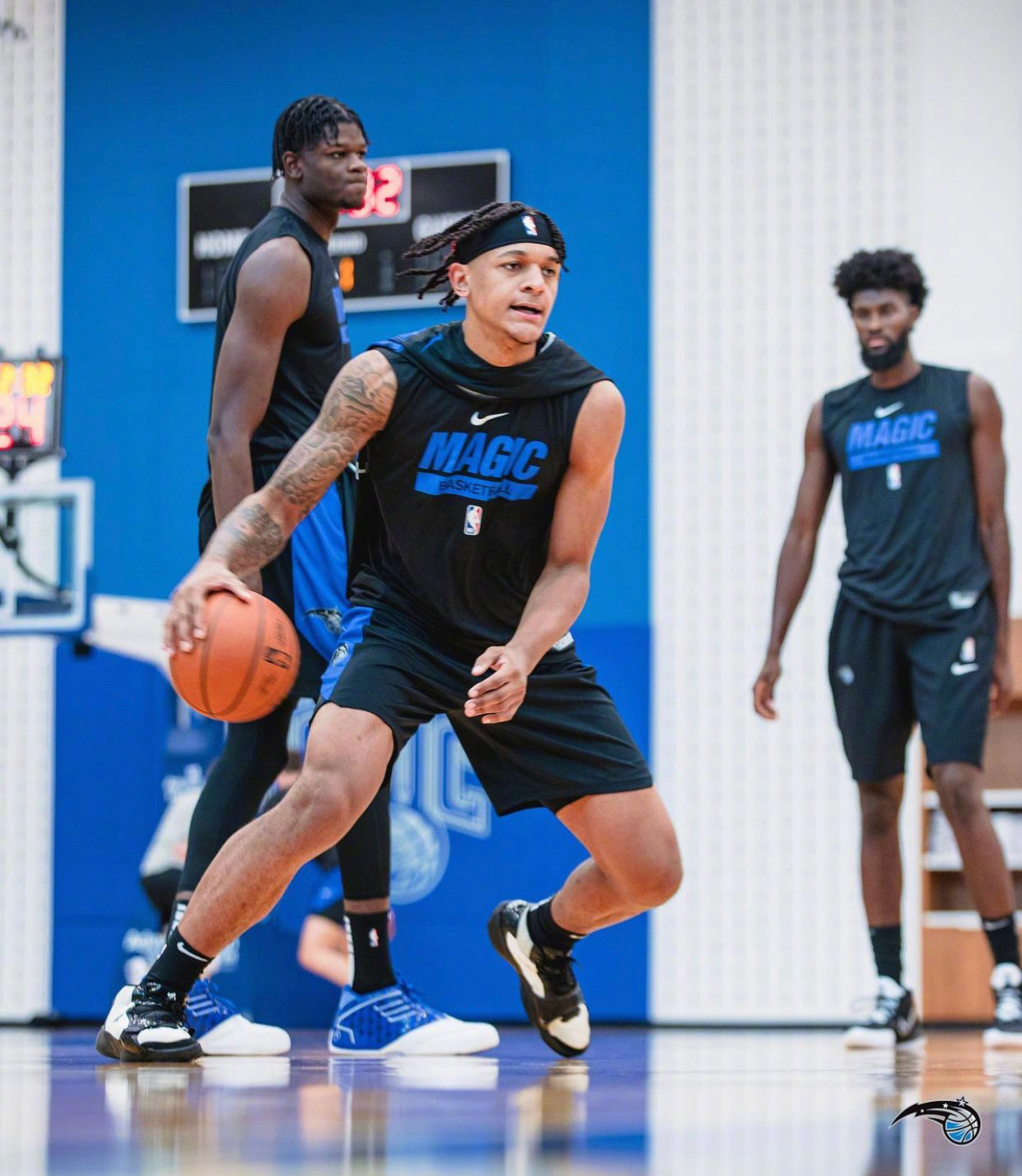 nba威金斯比赛,威金斯比赛穿的什么鞋