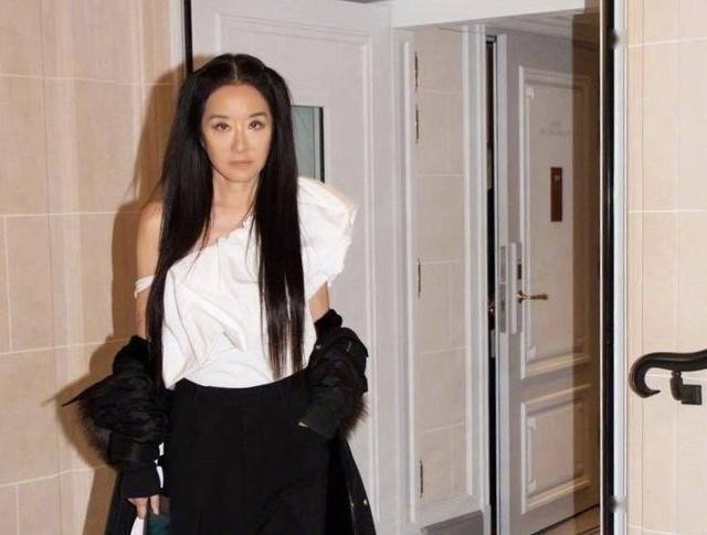 王薇薇个人资料身价,王薇薇身价40亿还保持少女身材