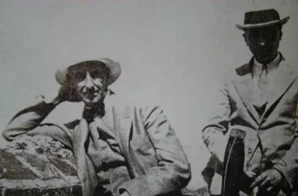 勿忘国殇吾辈自强的手抄报,国殇永不能忘吾辈自强什么意思