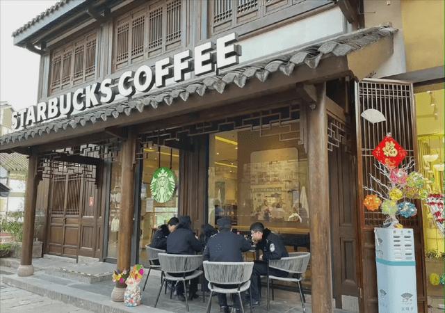 美国星巴克厕所事件,国外星巴克公共厕所