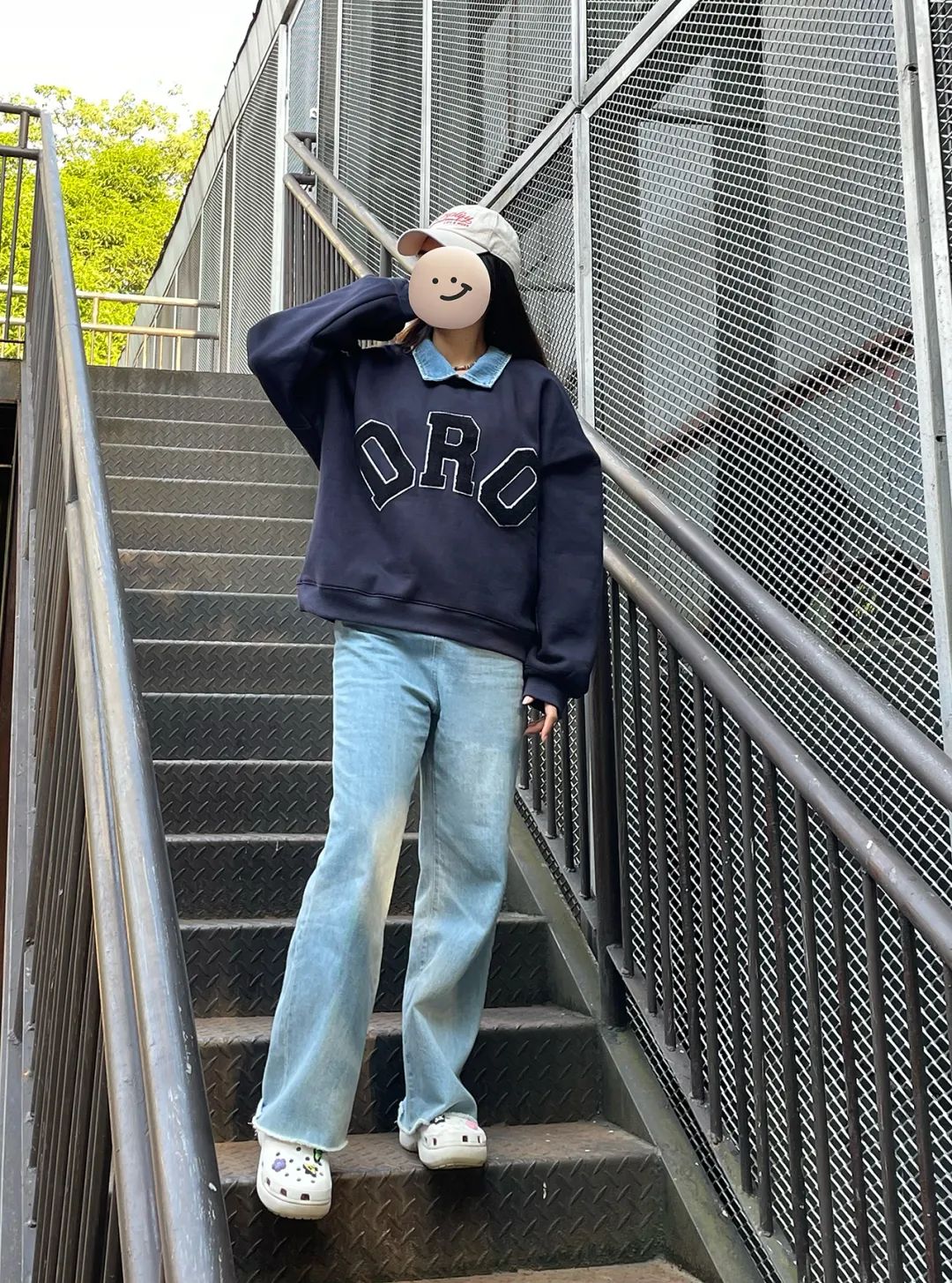 王鹤棣赵露思三亚同框同款,王鹤棣赵露思黑色衣服