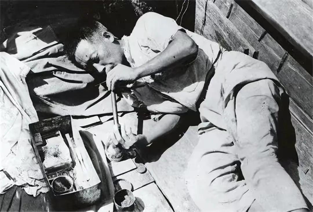 25岁民警倒下一瞬间,22岁缉毒警察牺牲前照片曝光