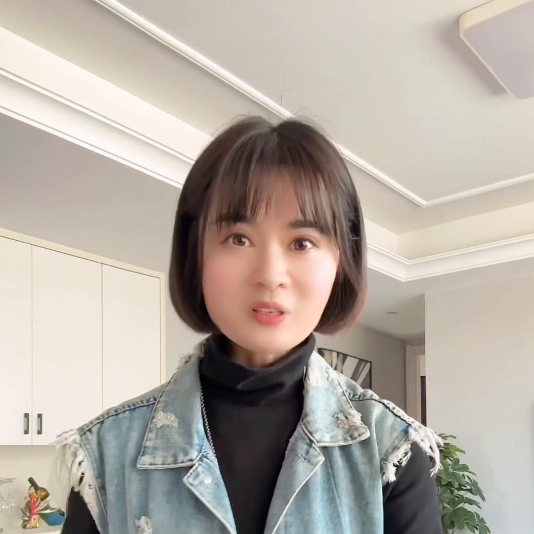 血染征袍透甲红当阳谁敢与争锋古来冲阵扶危主只有常...