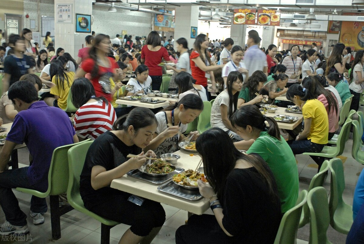 鼓励年轻人少送外卖多进工厂,年轻人都去送外卖了也不去工厂