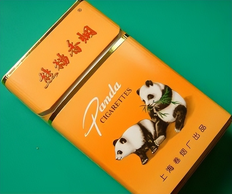 1969年，*先念李**抽雪茄，毛主席试尝后：这烟很好，为何不告诉我？