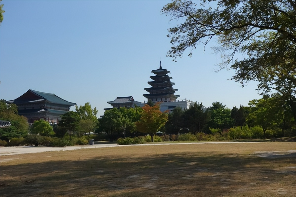 首尔景福宫游记,韩国景福宫和青瓦台在一起吗
