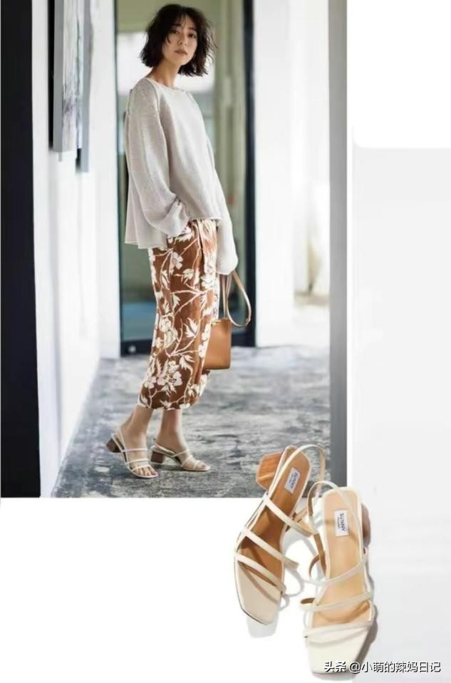 扔掉你的运动鞋，太捂脚！今年推荐这双“夏季鞋”，舒适又显高