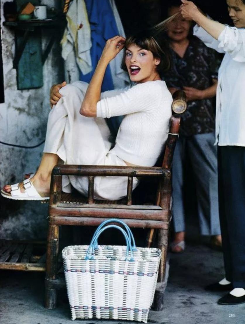 她16岁被逼拍裸照，51岁做医美永久毁容，隐退5年后勇敢发声