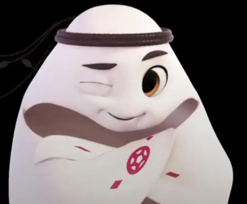 揽着吉祥看世界杯