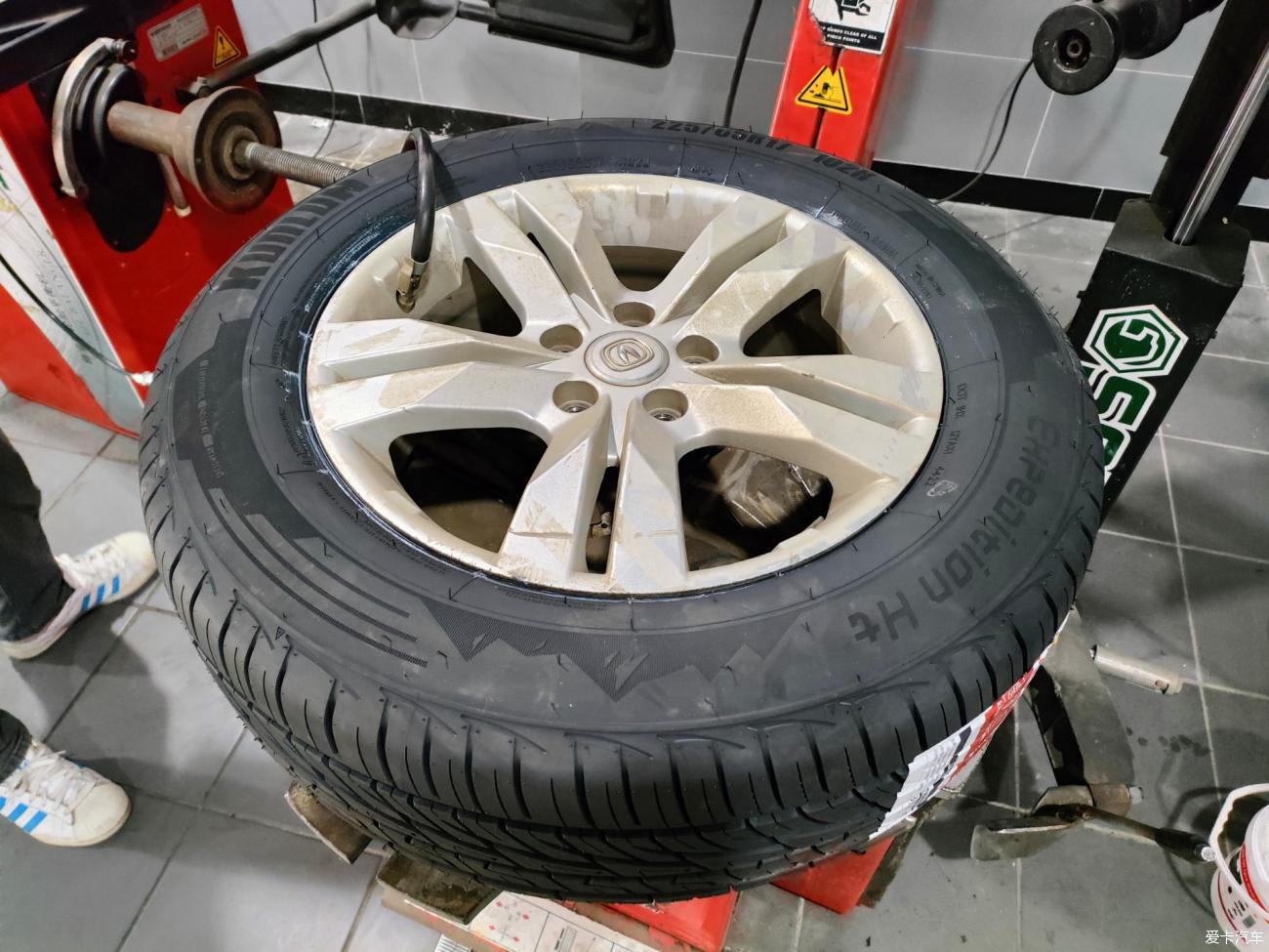 给老伙计换双新鞋,老伙计换新轮胎