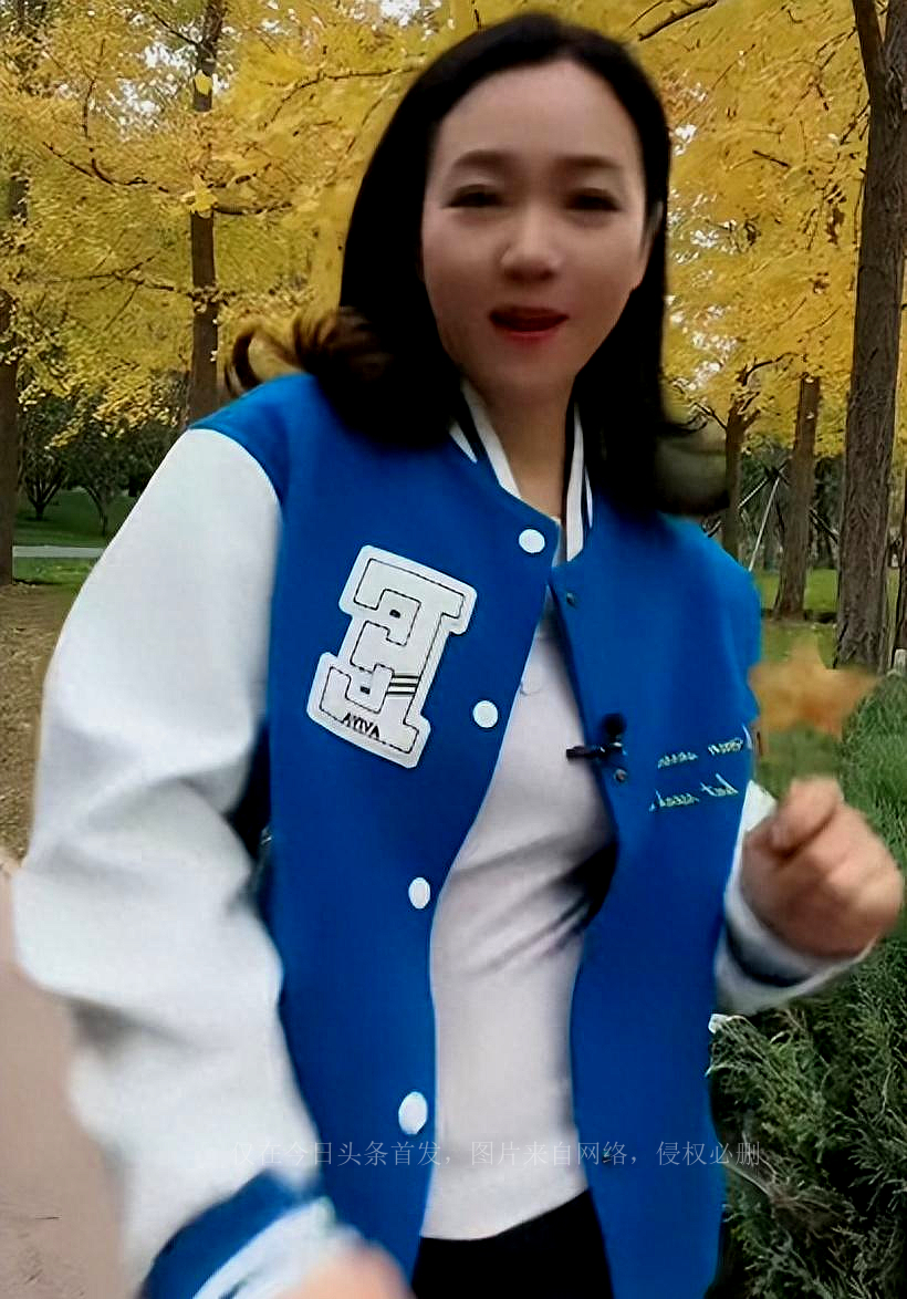 主持人周群落泪,主持人周群哭了视频