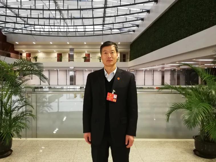 上海大学“硬核”教授:成果全面代替进口,打破*锁封**,荣获市政府表彰!