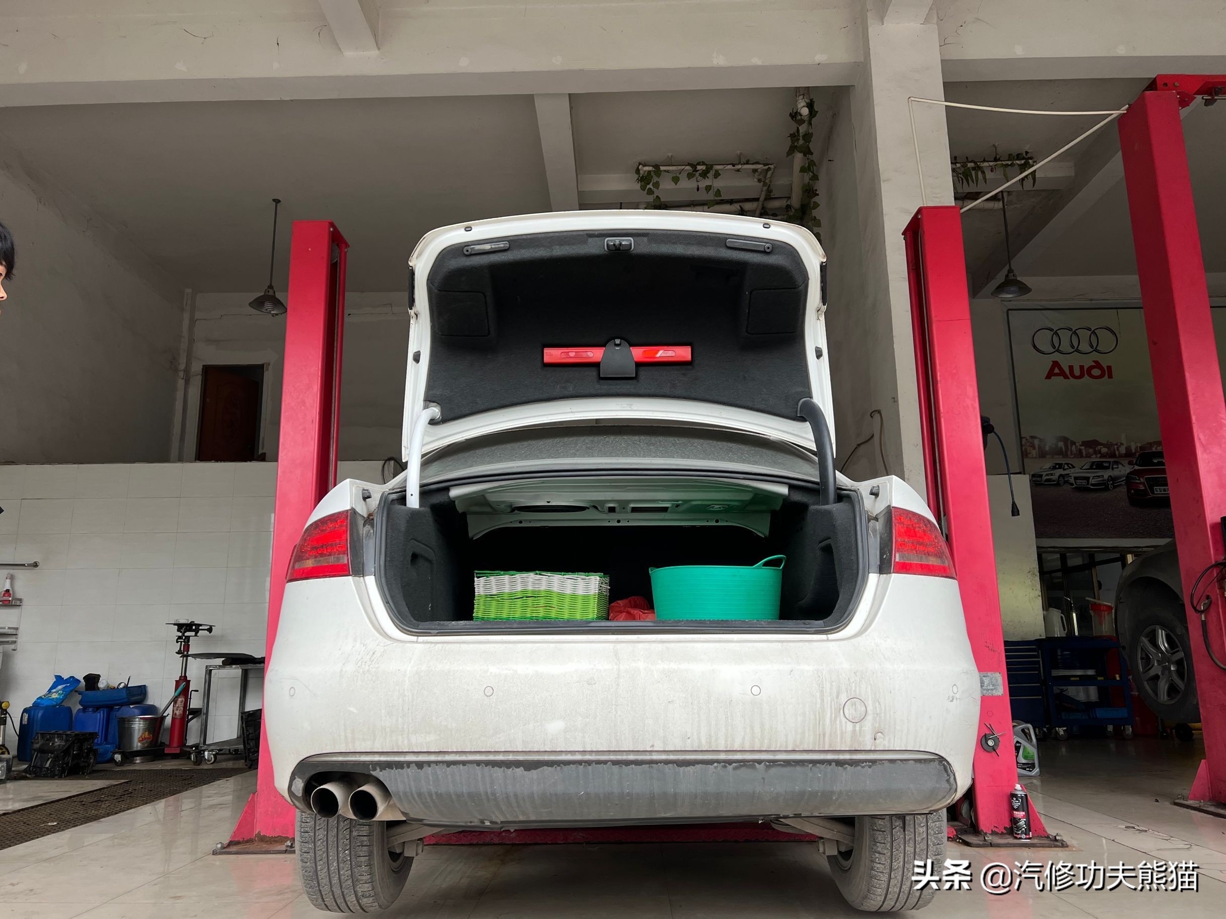 老车翻新修复奥迪a4,修复报废奥迪a4