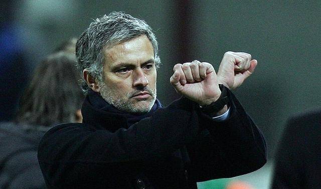 用三千字告诉你，穆里尼奥就是个替补席的熊孩子