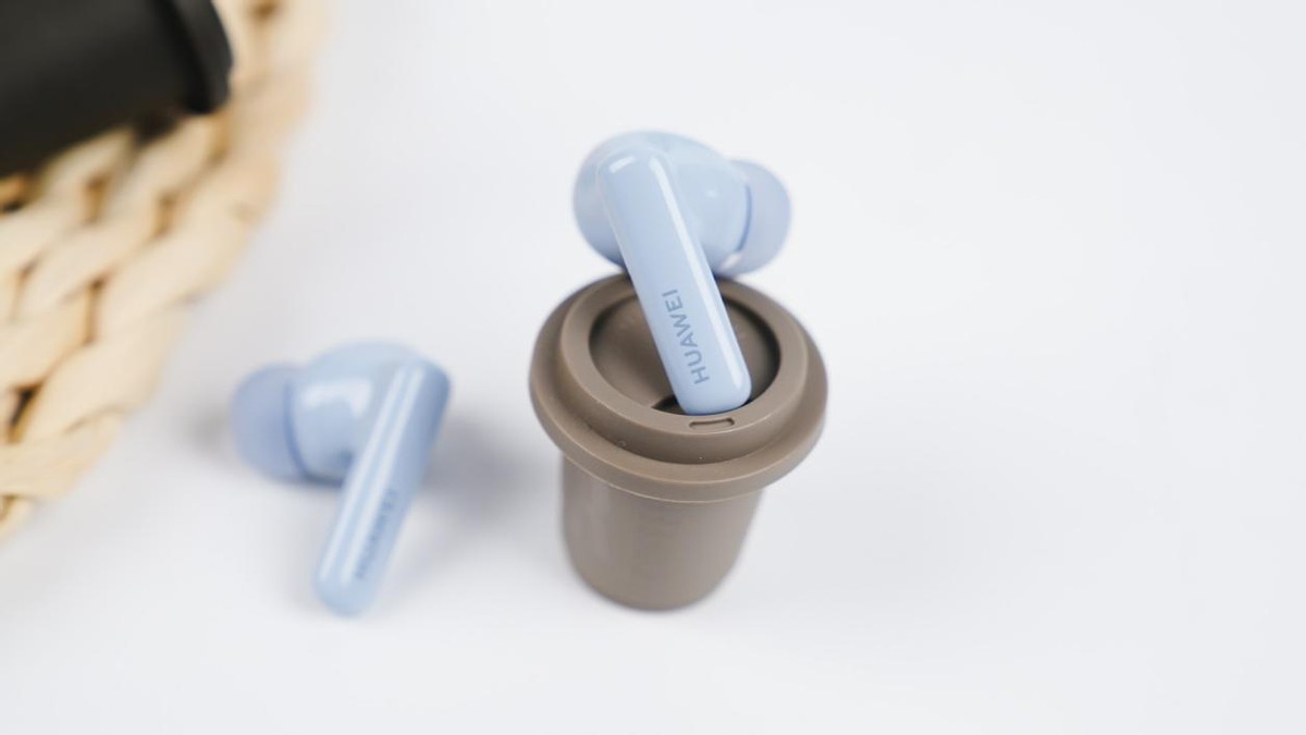 华为耳机freebudspro和freebuds4,华为freebuds5i陶瓷白