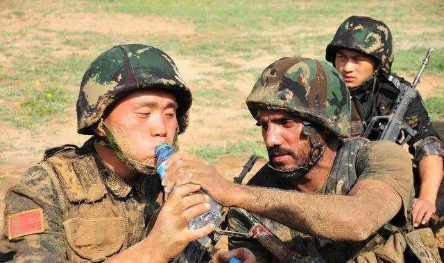 巴基斯坦在中美之间的重要性,巴基斯坦跟中美关系怎样