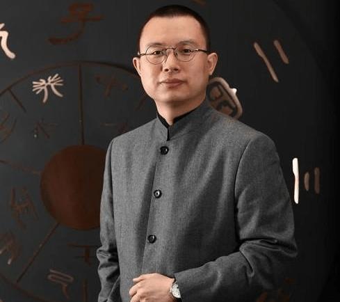 常伟伟谈钟表完整视频,劳士顿手表的解说