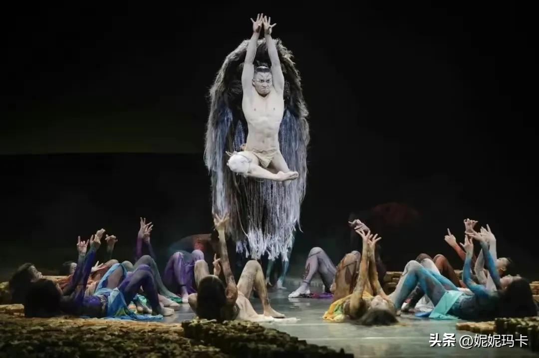 杨丽萍回应舞者造型被指不雅,杨丽萍谈舞蹈被指大尺度