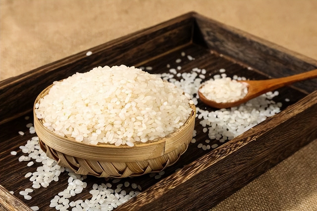 有少许发黄的大米吃起来会致癌吗,发黄的大米是毒大米能致癌吗