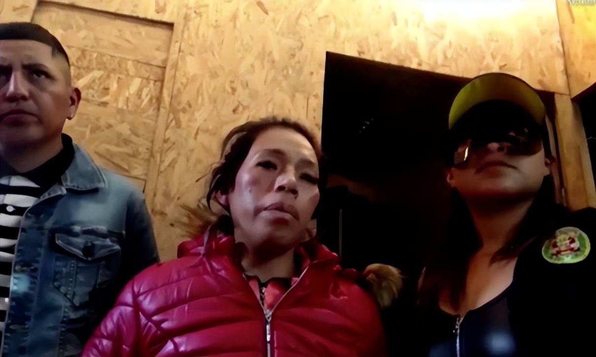 秘鲁缉毒警察cos,秘鲁警察假扮复联抓毒贩