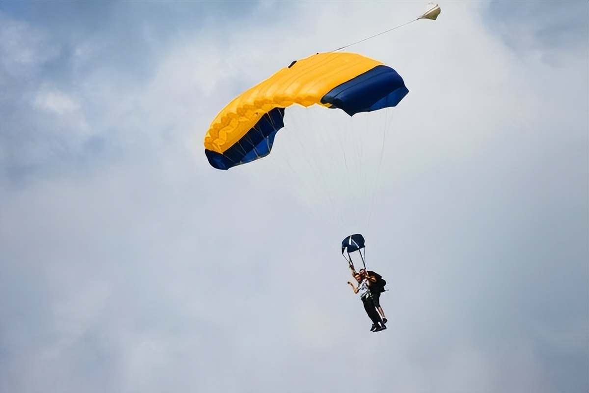 民航飞机坠毁后续赔偿,航空公司飞机失事航空公司赔偿吗