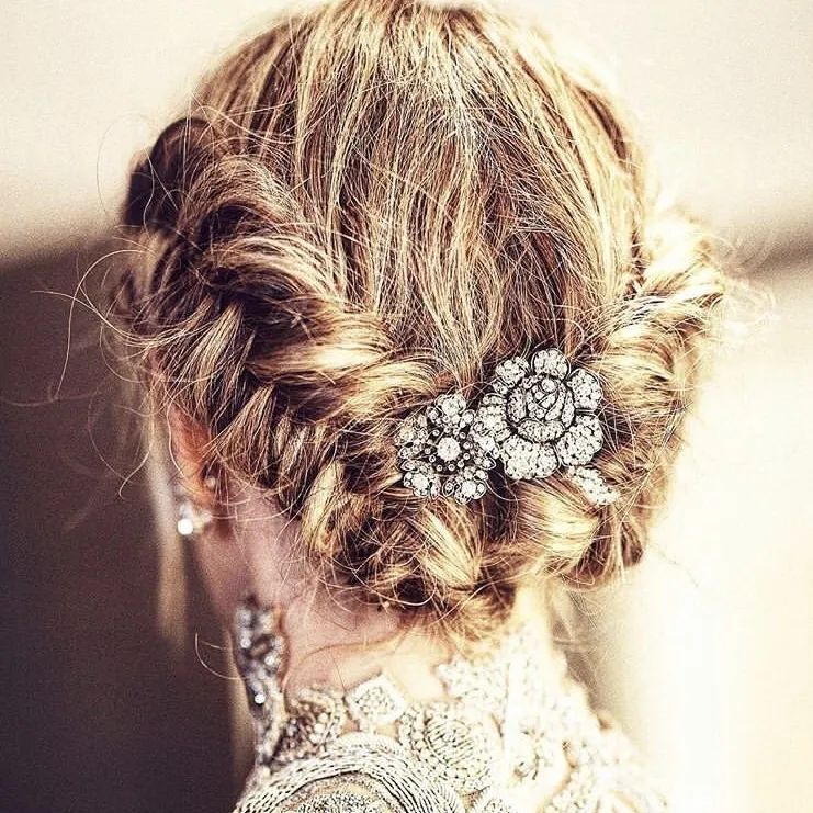 王冠要怎么戴才不会压塌头发,王冠头饰戴法