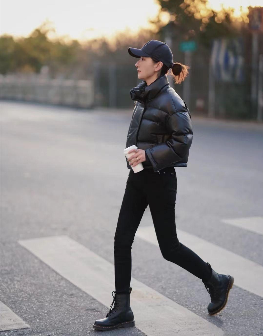 告别臃肿羽绒服穿搭技巧合集,黄绿色羽绒服太肥怎么搭配衣服