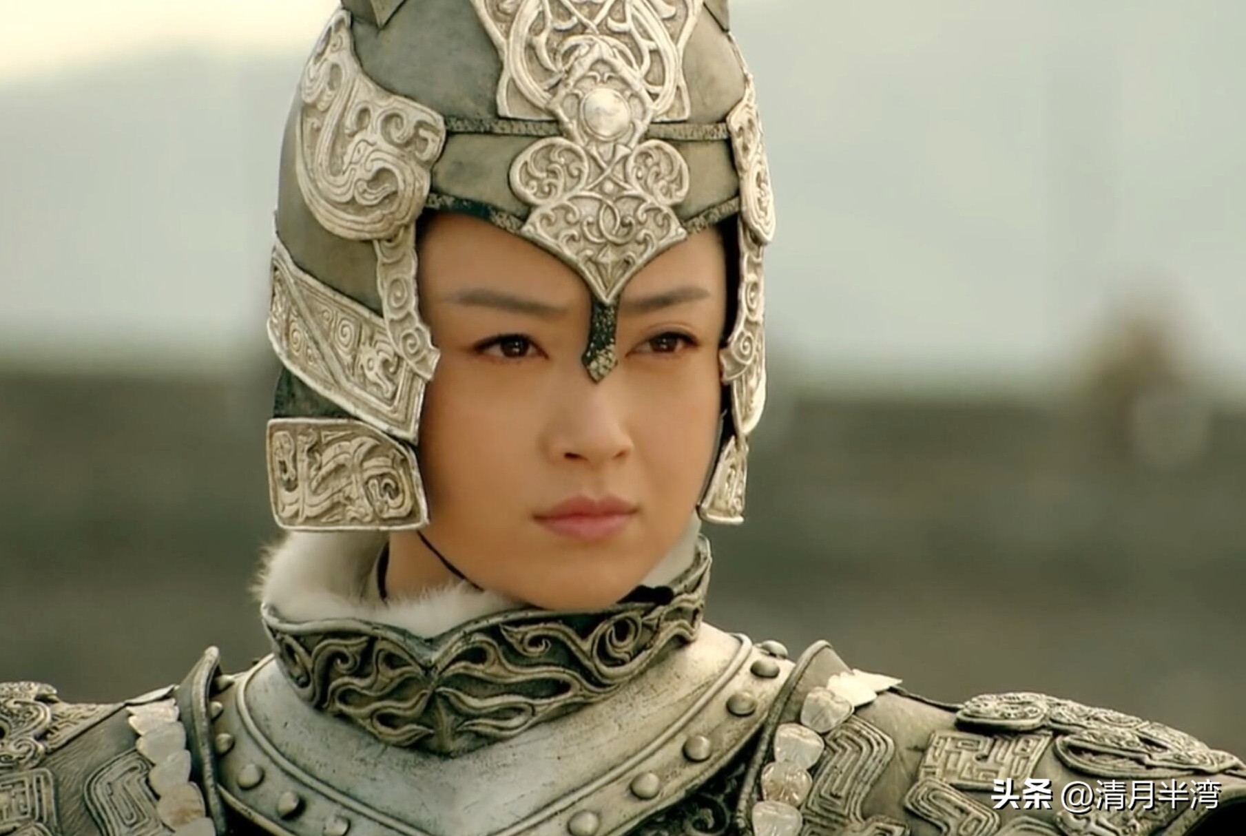 女将军别硬演，把这12位放一起看，矫揉造作与英姿飒爽，差距真大