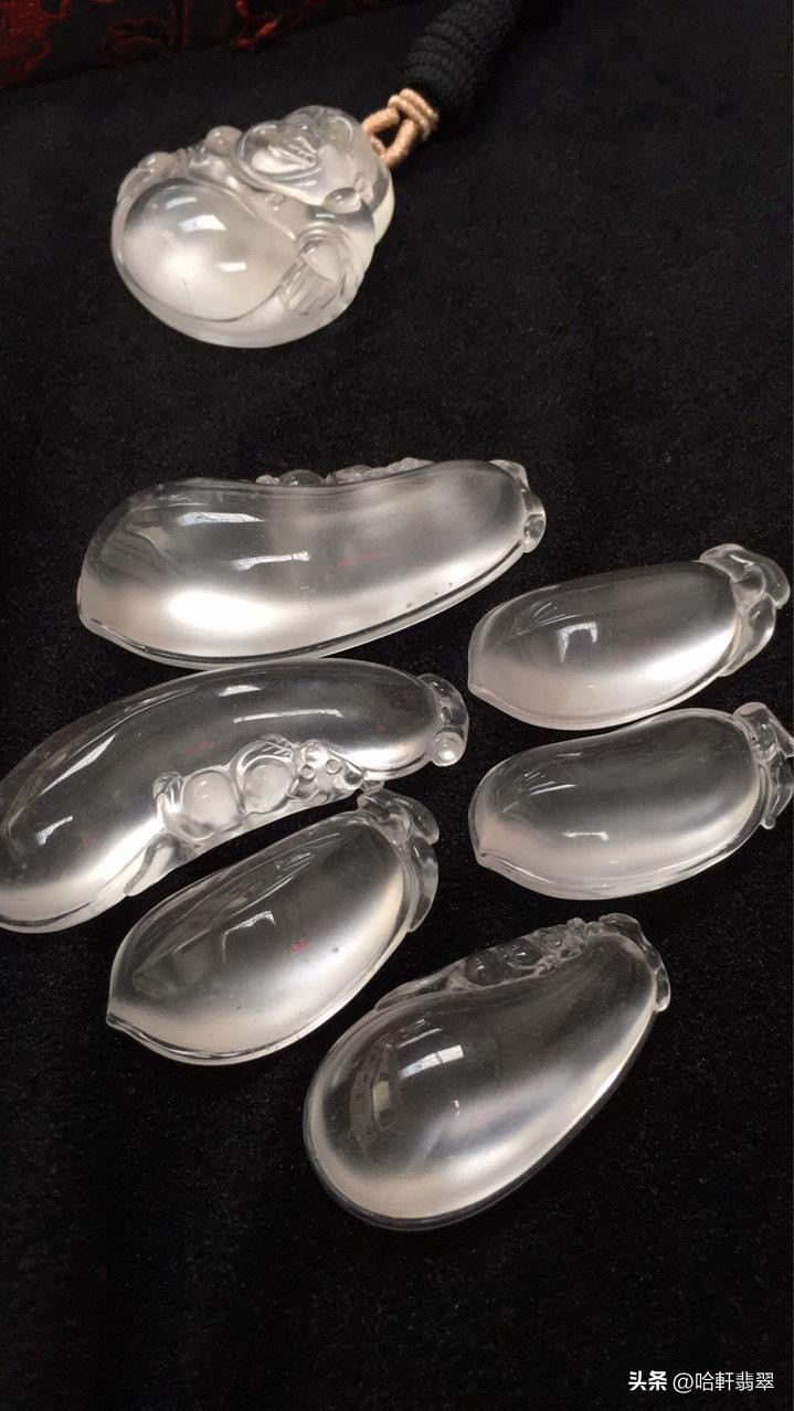 俄罗斯翡翠跟危料翡翠哪个好,俄料翡翠和危料翡翠的区别