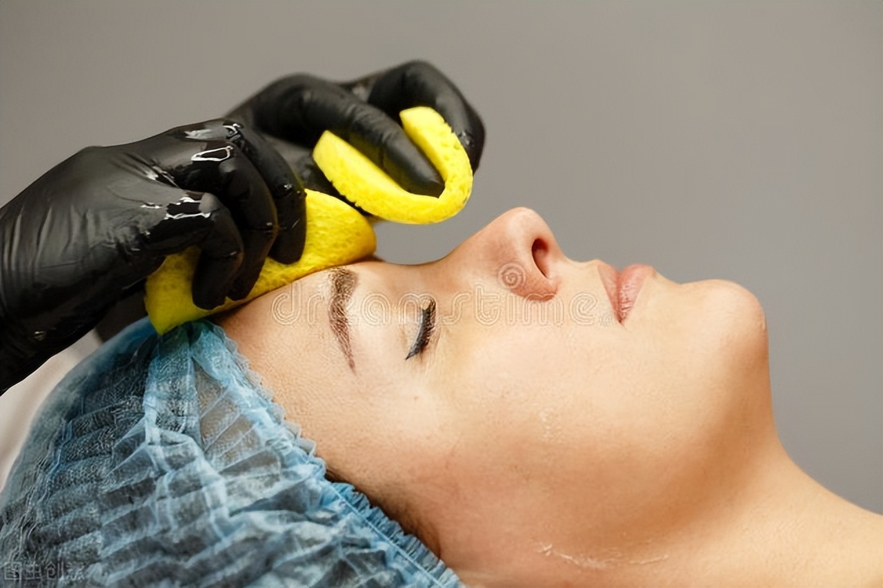 皮肤干燥脱皮怎么办做好五点摆脱干燥