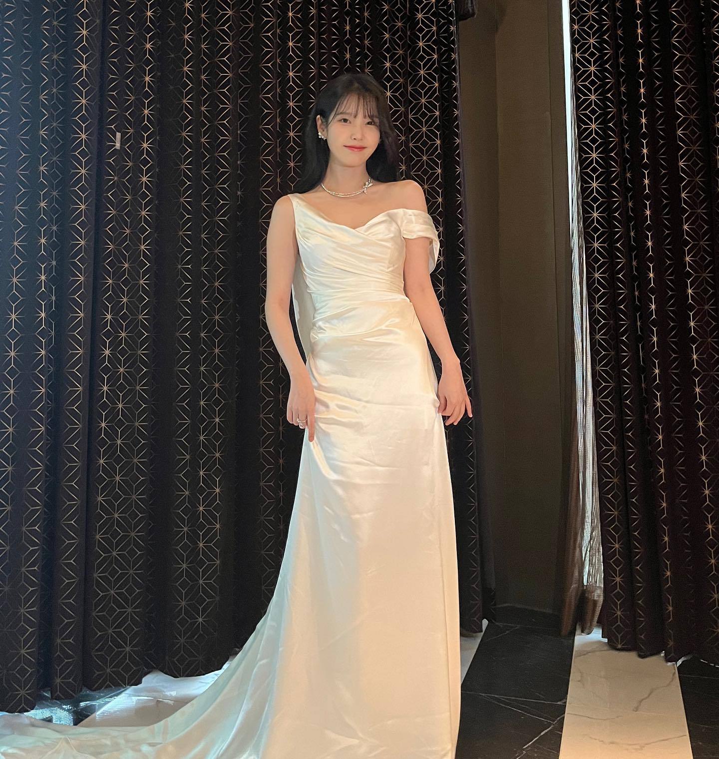 看到iu笑的视频,看到iu后哭了