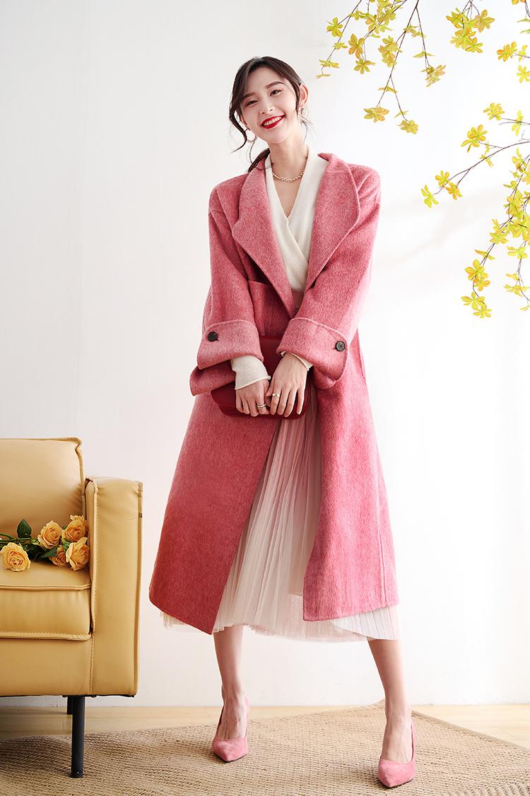 袁泉相逢时节粉色衬衫,袁泉的穿衣风格有哪些特点