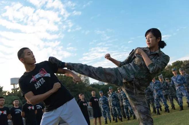 又美又飒又能打女杀手,又美又飒又能打