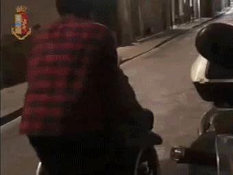 死刑犯狱中诈骗犯被骗7万,诈骗犯在监狱里骗死刑犯7万