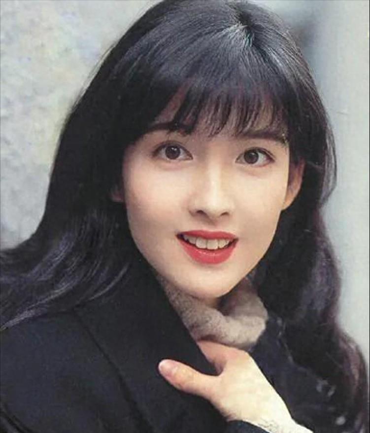 明星烤瓷牙发黑,明星烤瓷牙牙齿磨小后照片