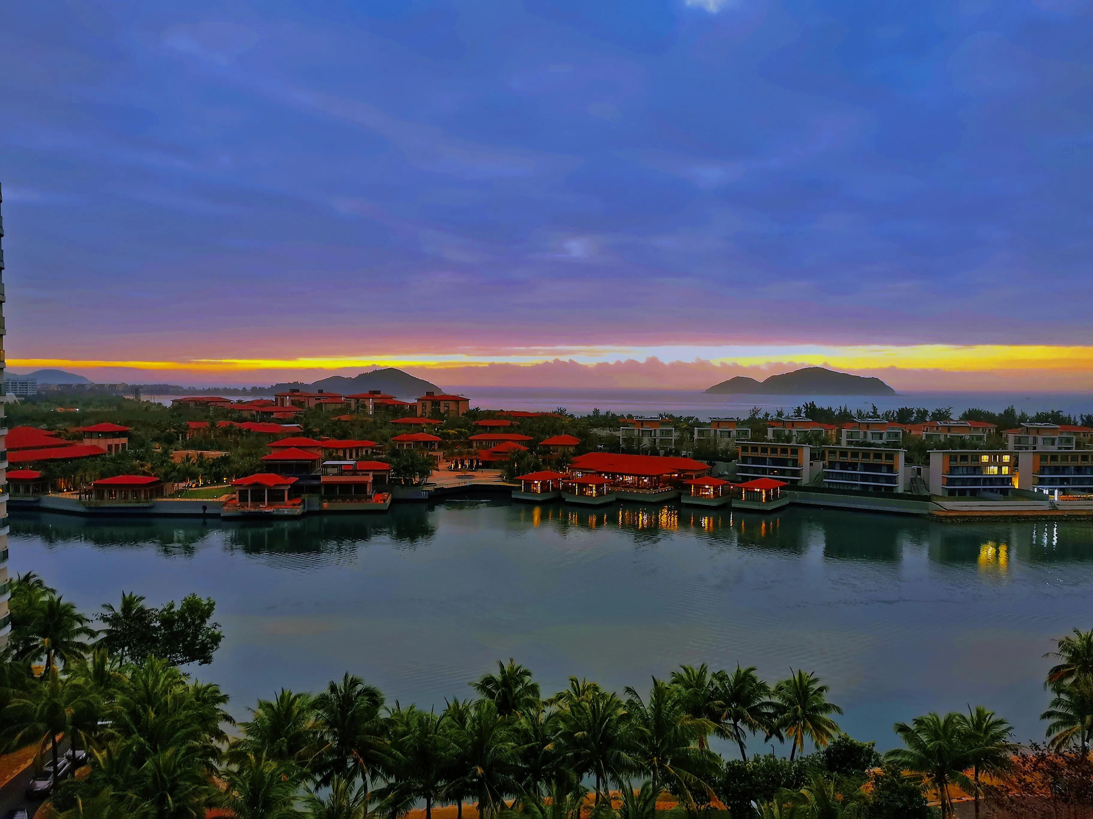 比起城市的繁华更喜欢乡村的静谧,比起城市的繁华更喜欢乡村的宁静