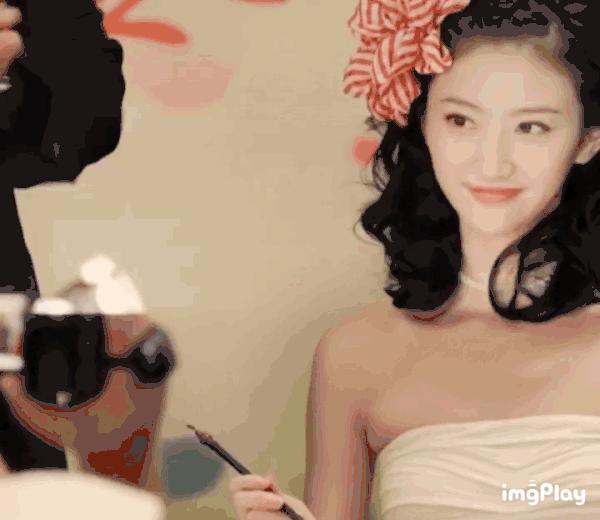 6个长得很普通却魅力无限的女星,最上镜的十位小脸女明星