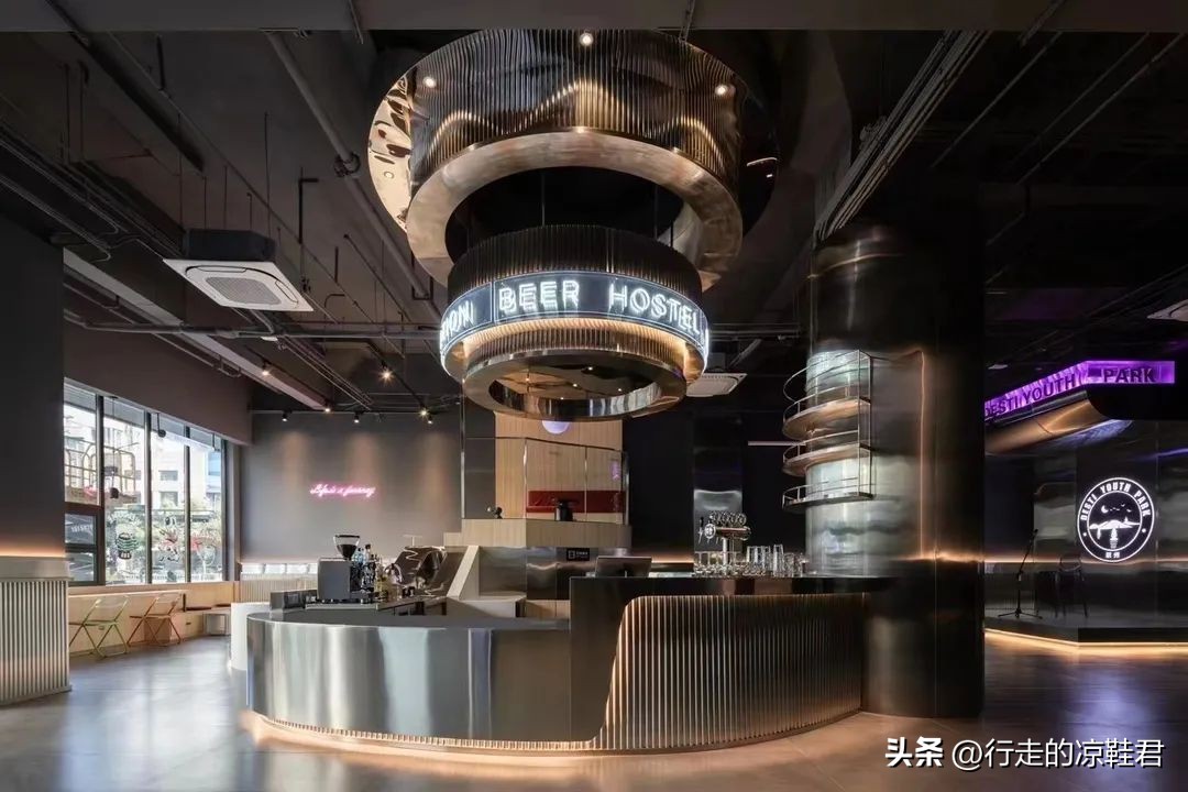 鑳屽寘鍗佸勾闈掓梾,鑳屽寘鍗佸勾闈掓梾閲嶅簡