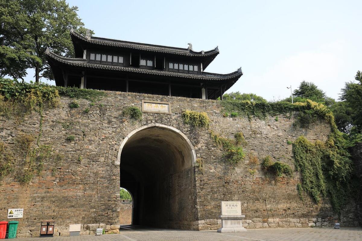 晏子使楚历史故事讲解,春秋时期晏子杀三士故事简介