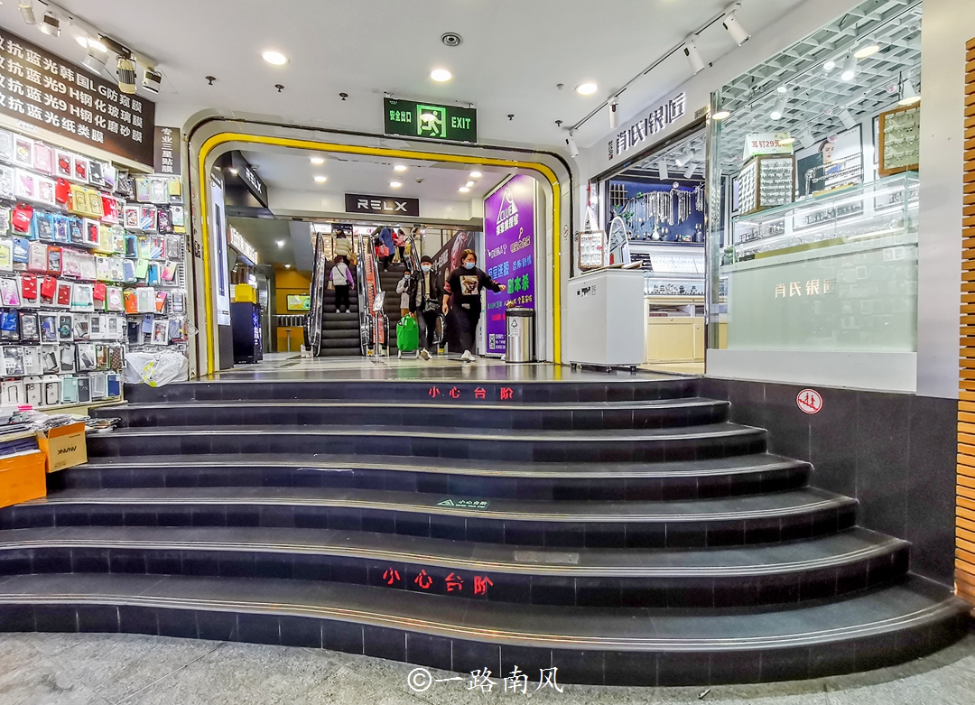 广州曾经的繁华已不复存在,广州公园前地下商场