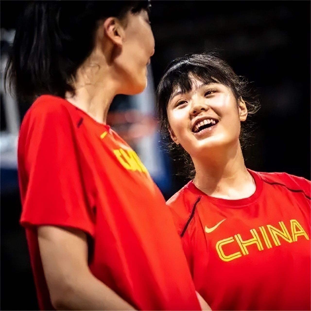 女篮队员李月汝身高简介,中国女篮大中锋李月汝今何在