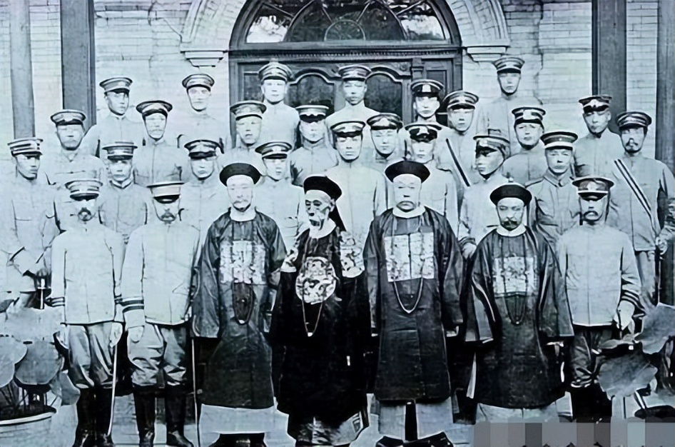 封建社会形成与初步发展的时期,封建社会的发展从建立到终结