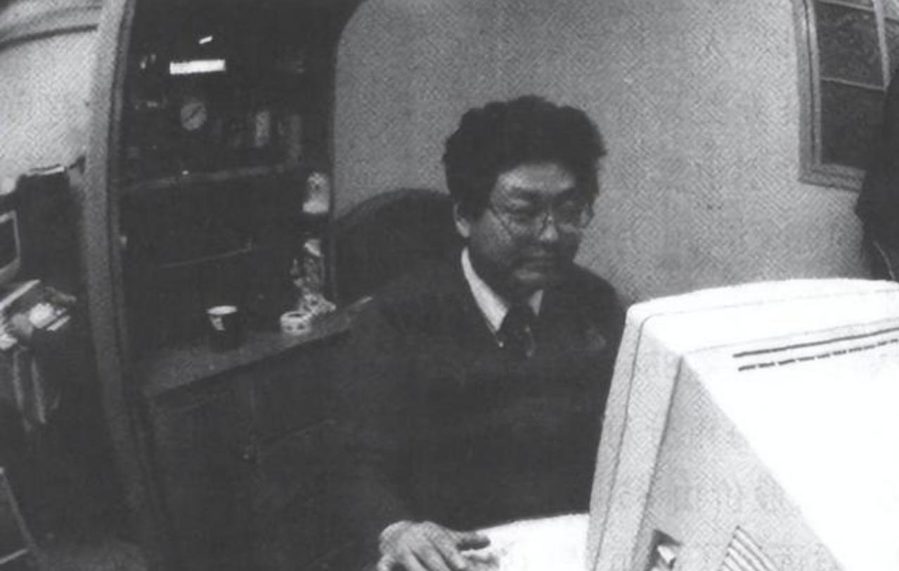 1988年，杨怀定看报纸发现秘密，用2万存款买*国卖**库券一年赚百万