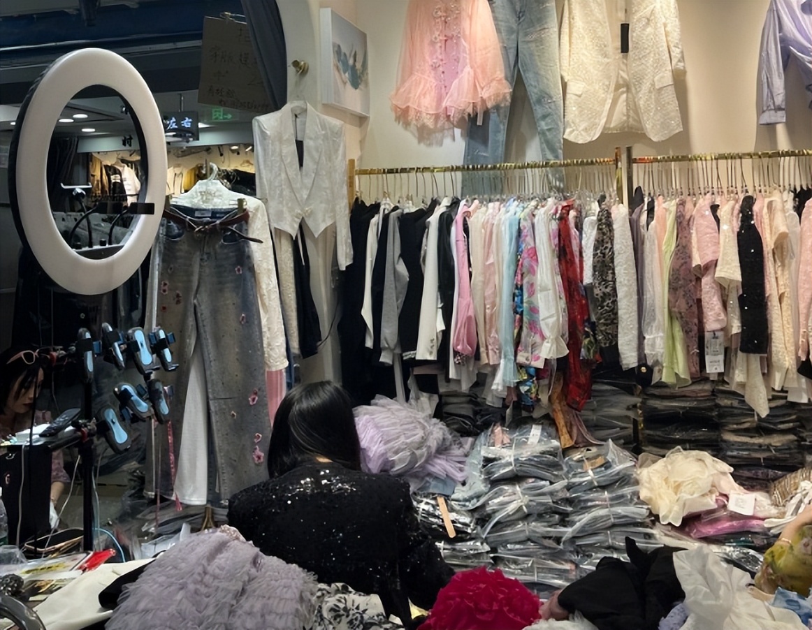 劣币驱逐良币？四季青服装直播遭封禁！商户、买家都拍手叫好