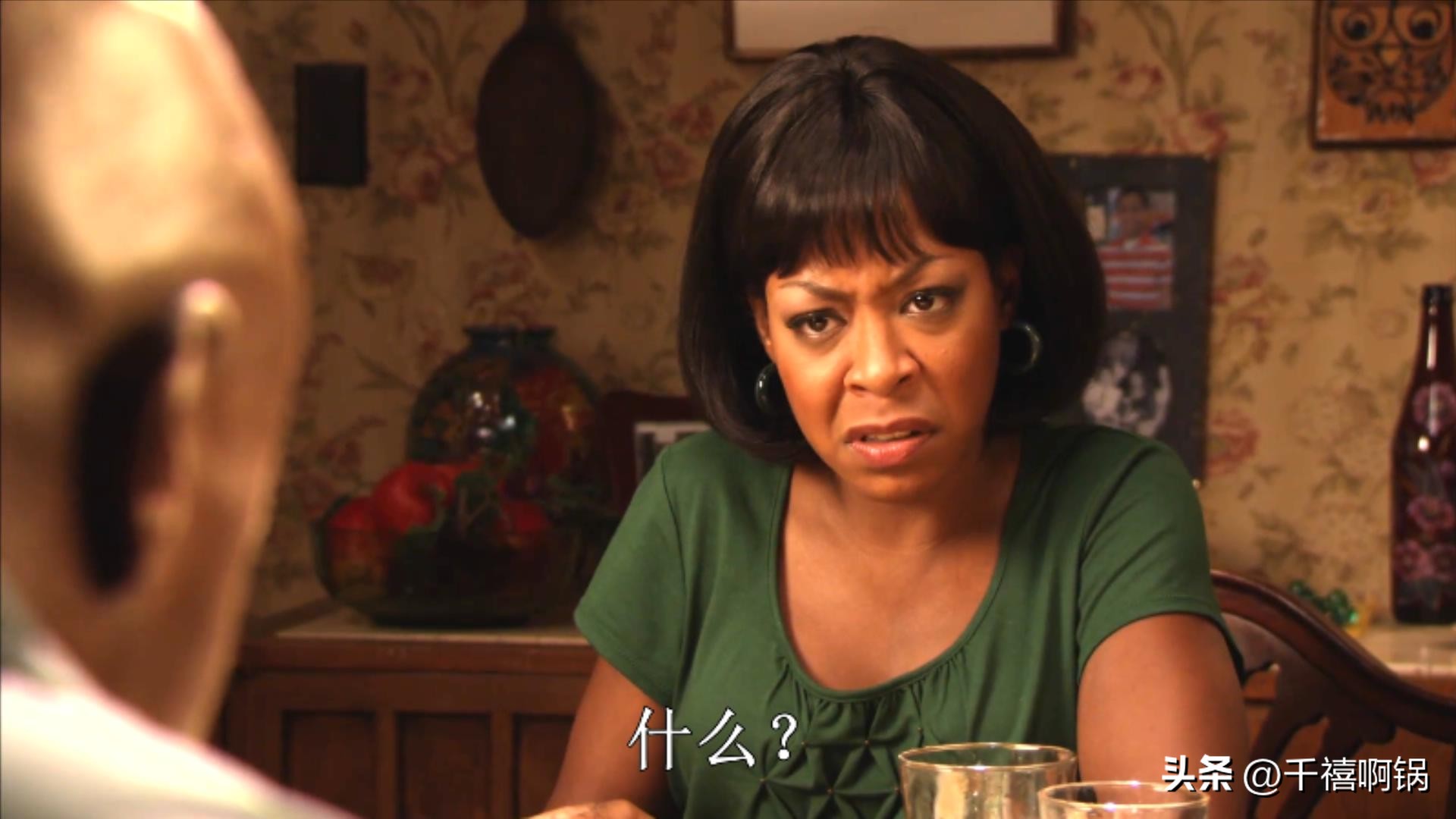 走在街上遇见强盗该怎么办?网友:当然是凉拌啊!