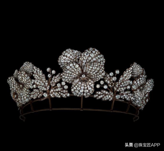 欧洲皇室珠宝冠冕,拿破仑帽300年