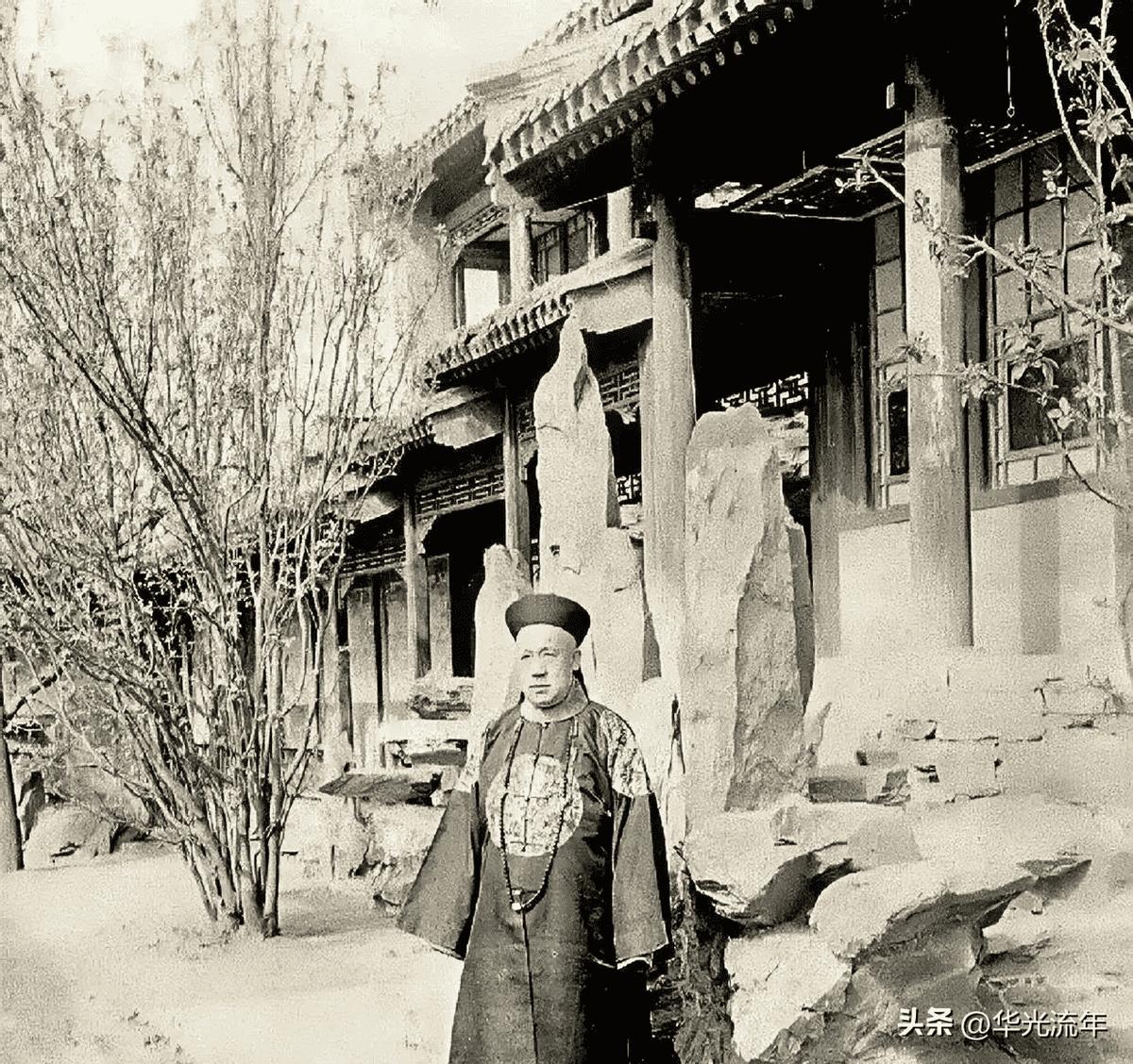 集中营惨状:30张老照片揭示妇女衣不遮体的悲惨命运!