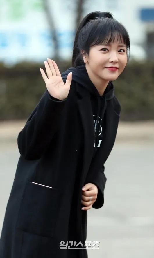 洪真英惊艳写真照gif,杨千嬅洪真英惊艳写真照