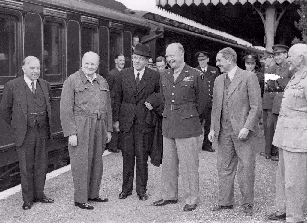 1941年那个“黑色圣诞节”，香港是如何被丘吉尔出卖给日本的